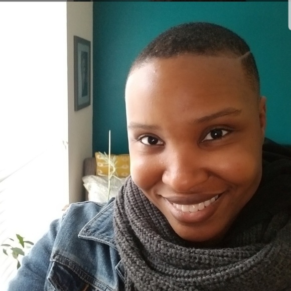 Meet Your Posher! - Picture 4 of 8